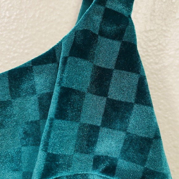 Colsie Velvet Green Checkers Crop Top Cube World Gamer Sz Jr L - Small READ - Picture 3 of 6
